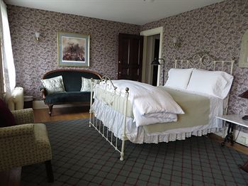 Stone Chalet B&B Inn And Event Center アナーバー エクステリア 写真