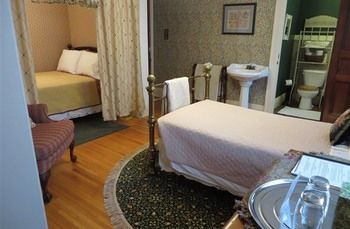 Stone Chalet B&B Inn And Event Center アナーバー エクステリア 写真