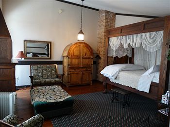 Stone Chalet B&B Inn And Event Center アナーバー エクステリア 写真